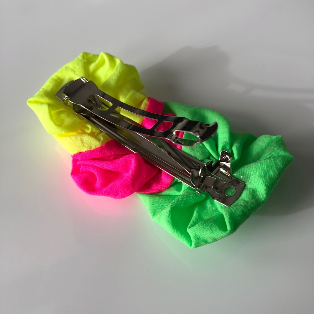 VTG 80s Deadstock Scrunchie Neon Hair Clip - Picture 7 of 7